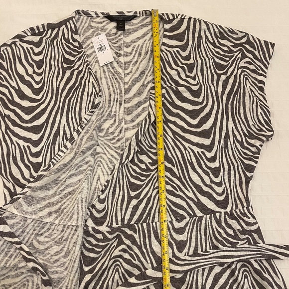 Banana Republic Linen Zebra Wrap Top, Size M, New With Tags! - Picture 5 of 5